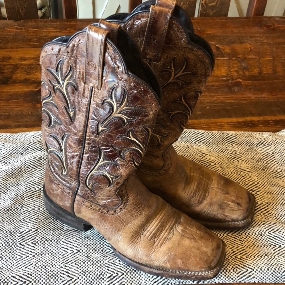 Ariat Cowboss Cowboy Boots – Square Toe. Vendor Style: 10014046